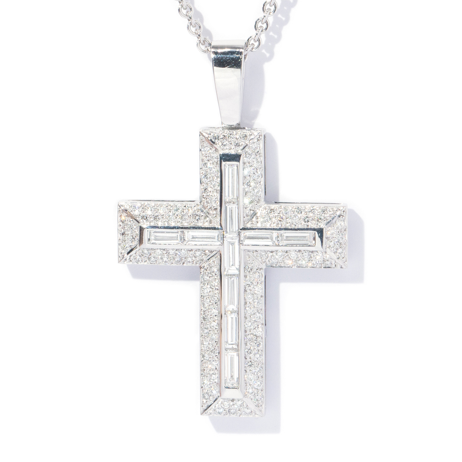 2.21 Carat Diamond Cross Pendant in 18ct Gold